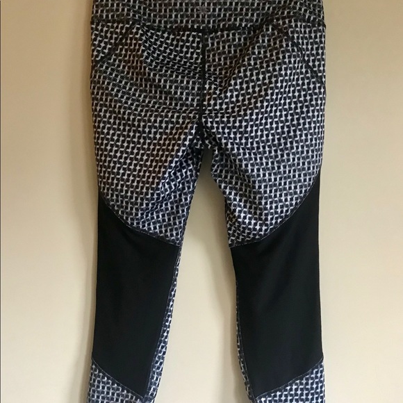 Athleta Capri Pants Medium Black White - Picture 2 of 7